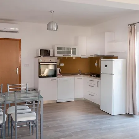 Nada Bojanic * Hvar Town