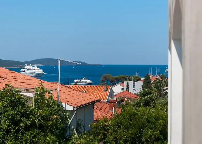 Nada Bojanic * Hvar Town